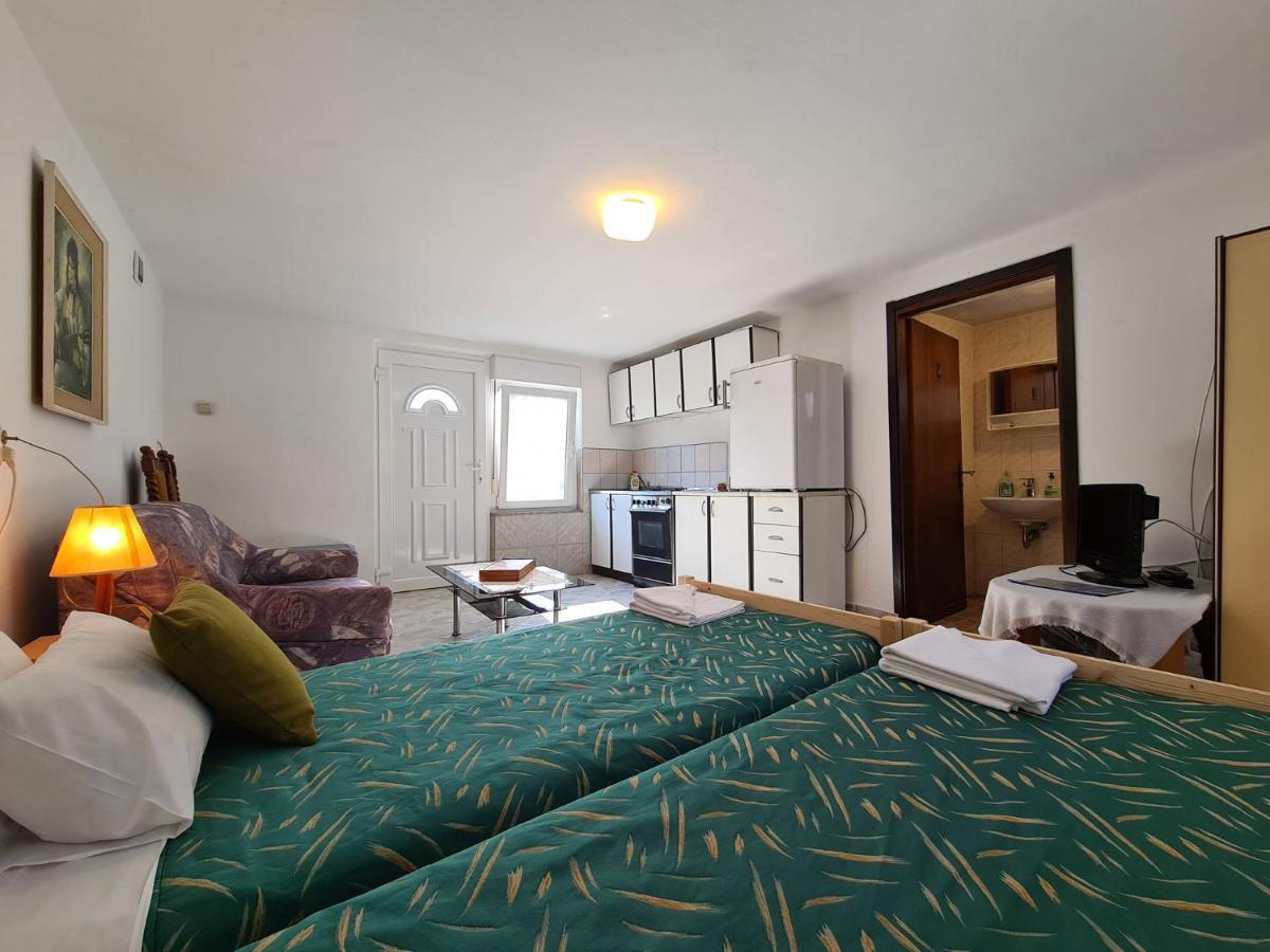 House Zulfa 1548 Apartman Fažana Kültér fotó